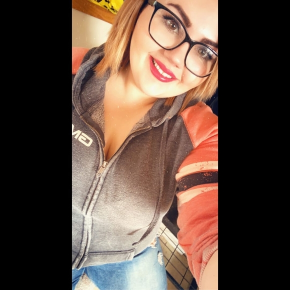 Meet your Posher, Alix - Picture 1 of 1